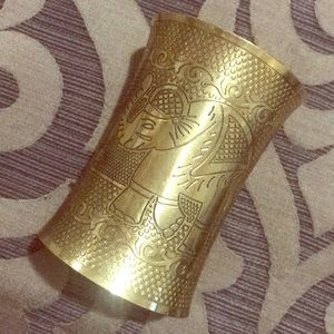 Gold bangle